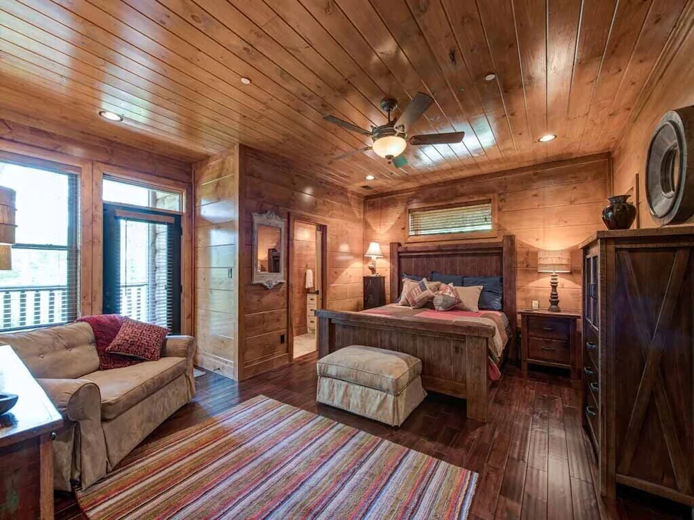 Bear Elegance Cabin