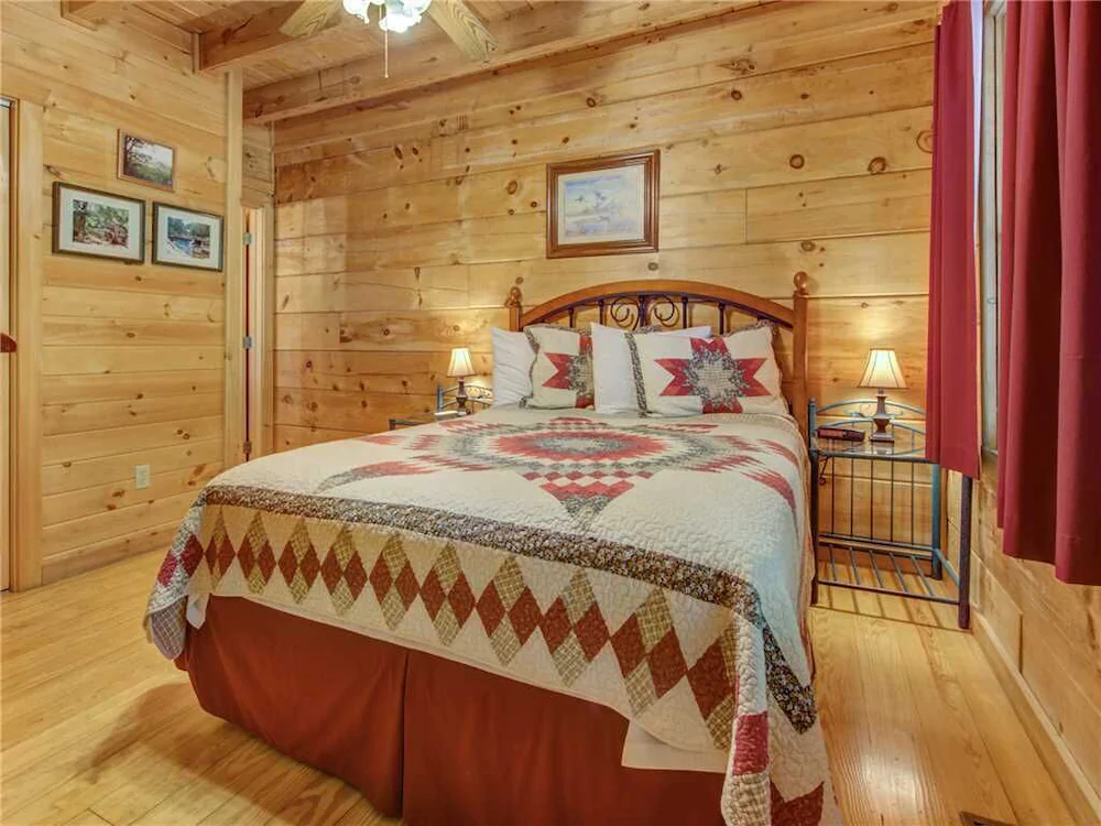 Bear Tracks Cabin