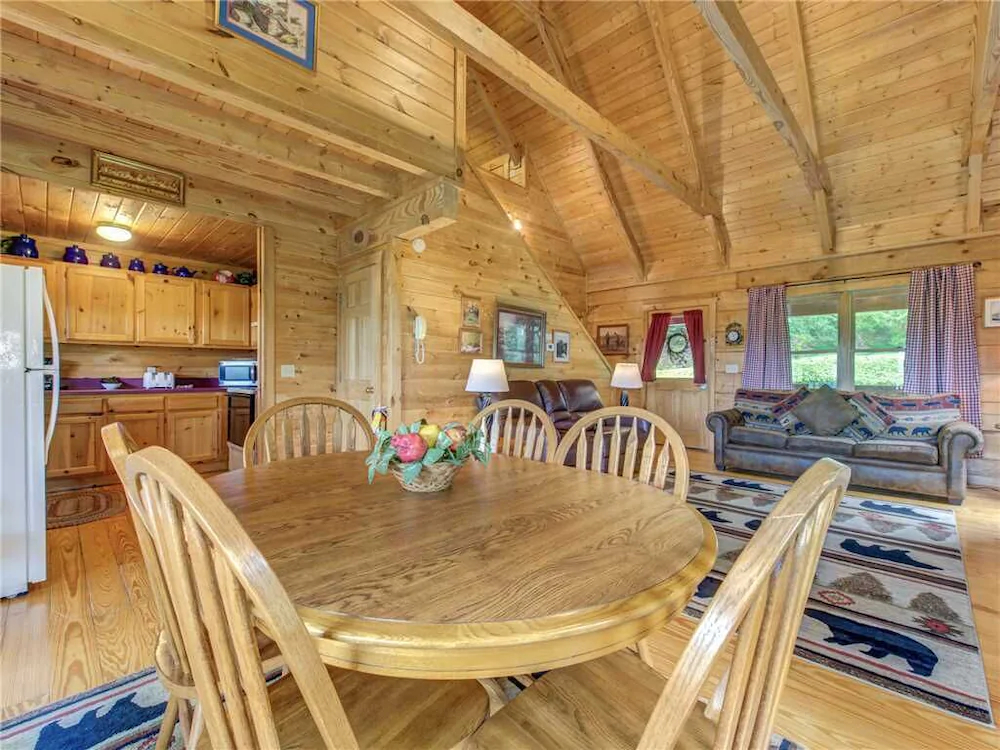Bear Tracks Cabin