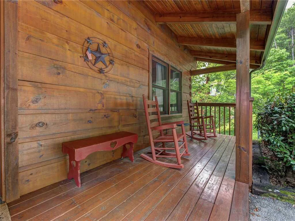 Bear Tracks Cabin