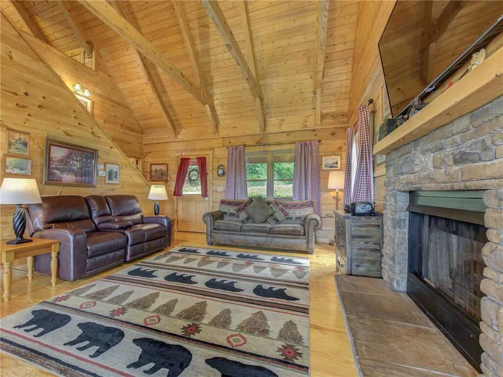Bear Tracks Cabin