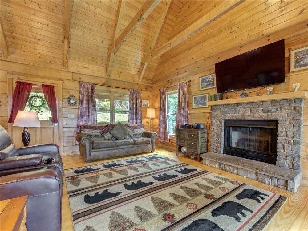 Bear Tracks Cabin