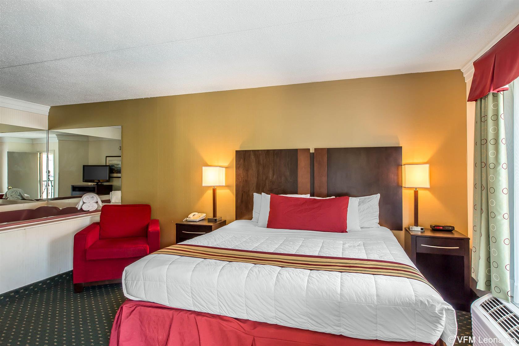 Black Bear Inn & Suites