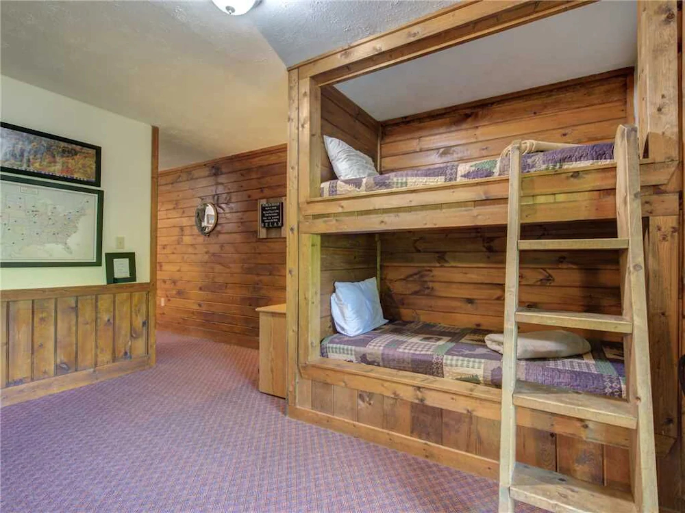 Hibernation Station Cabin