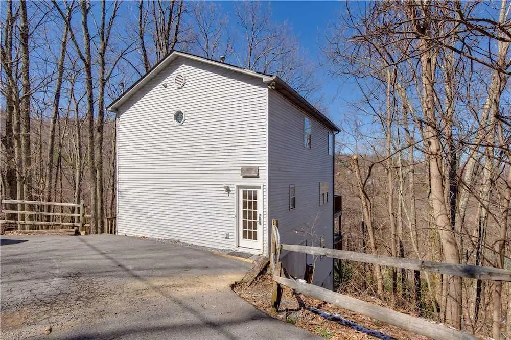 Smoky Mountain Mist Cabin