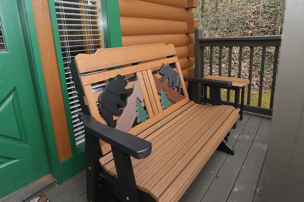 The Cuddle Hut Cabin