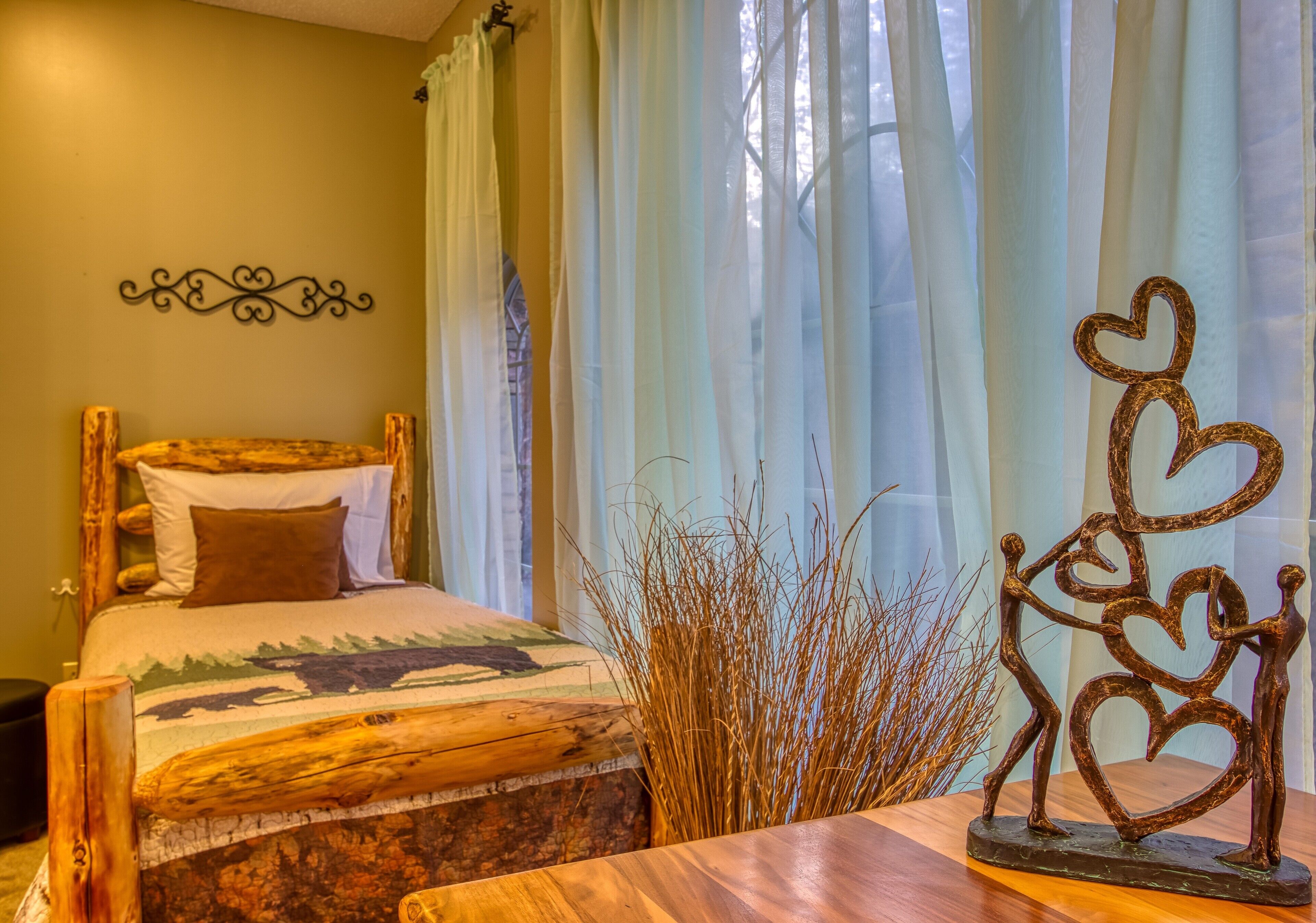 Tree Tops by HoneyBear Cabins