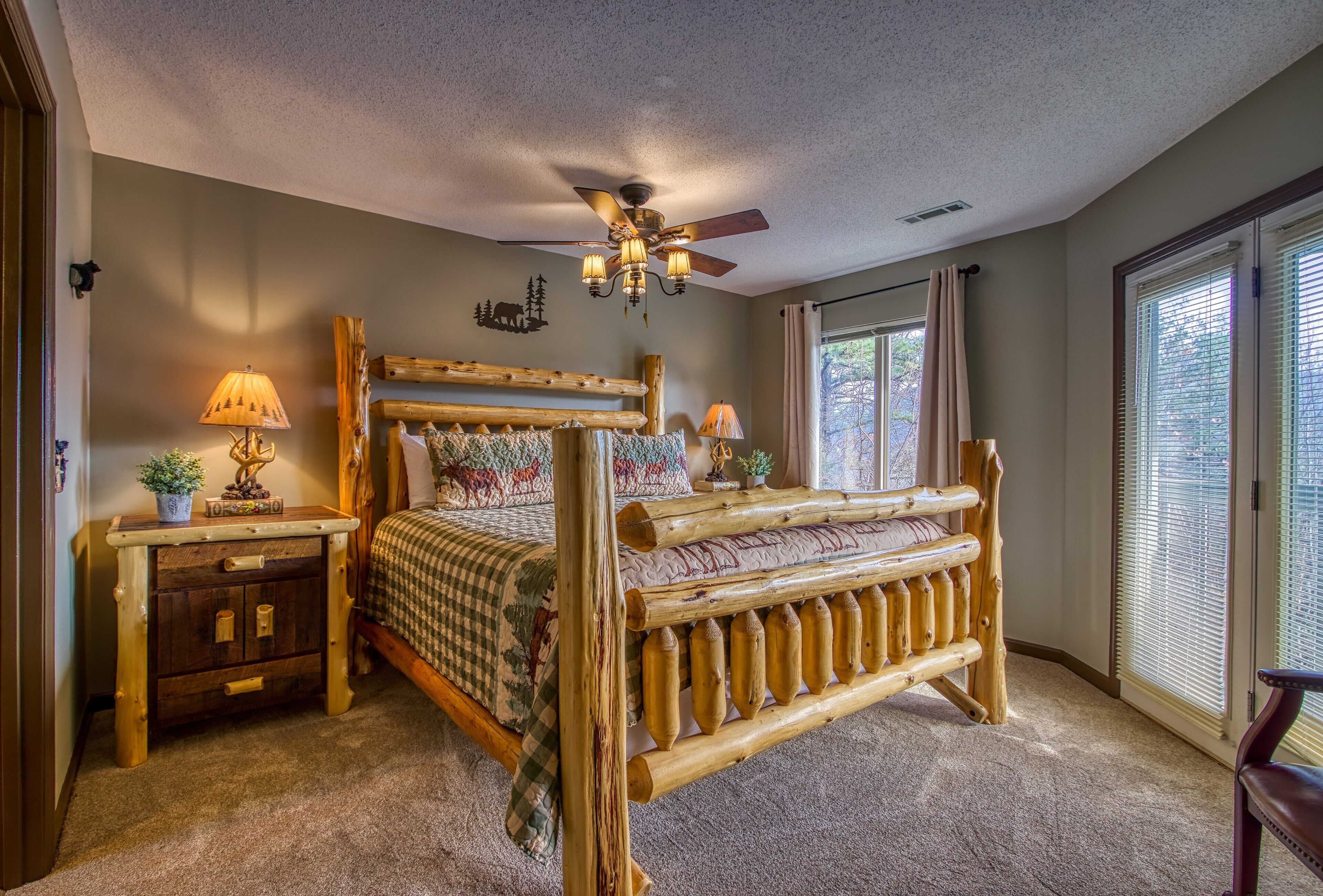 Tree Tops by HoneyBear Cabins