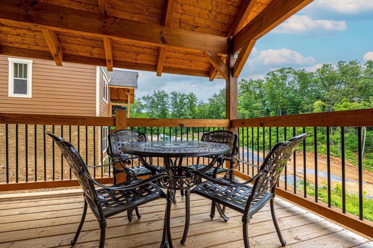 Tri Star Lodge