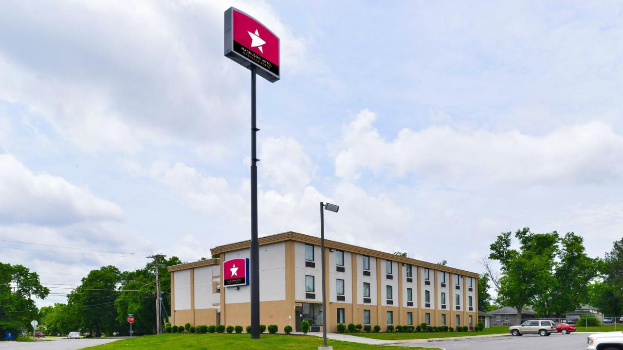 Executive Inn & Suites