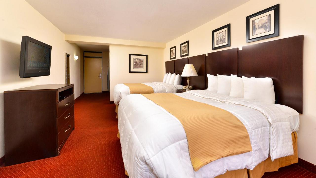 Executive Inn & Suites
