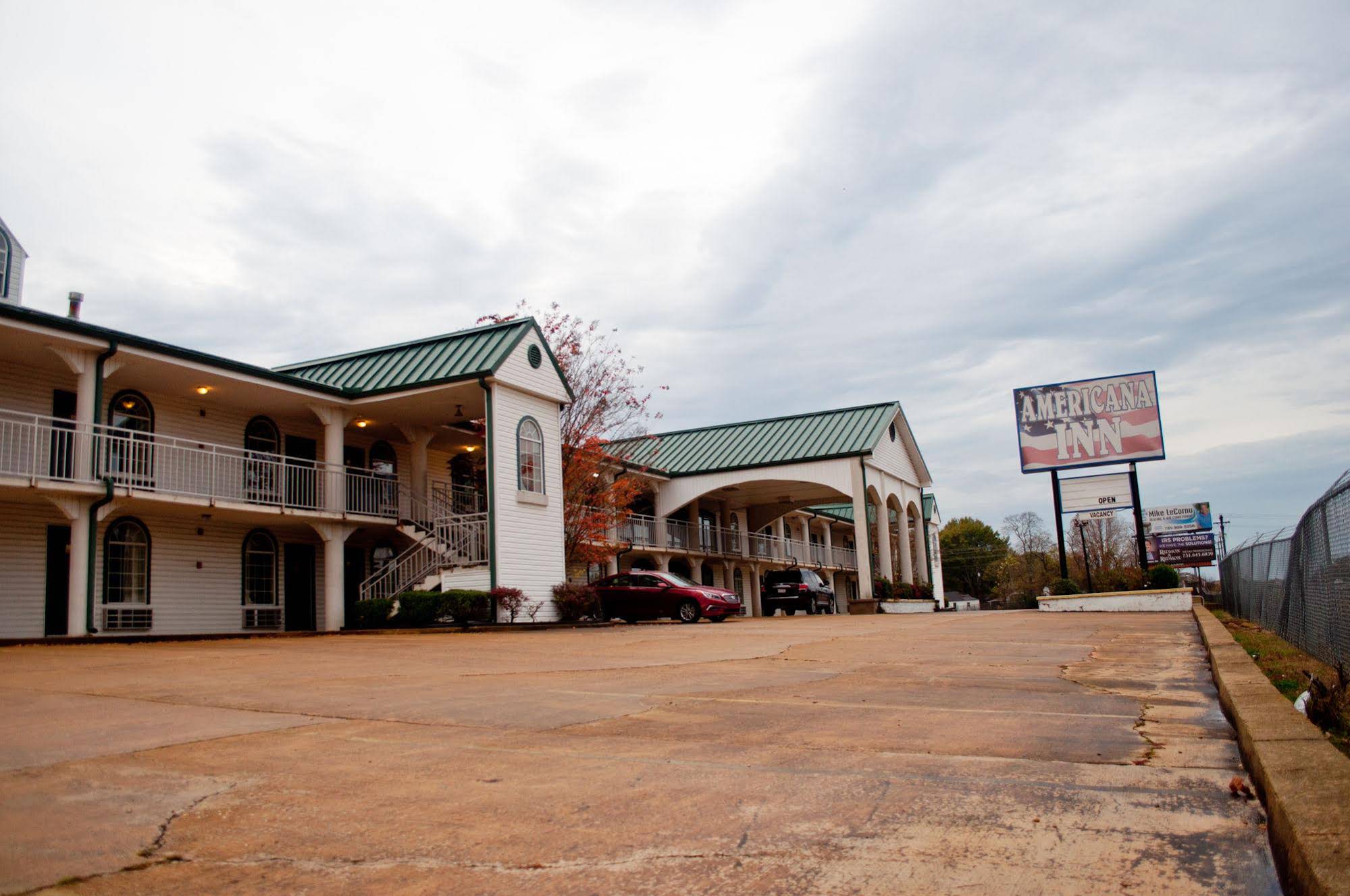 Americana Inn