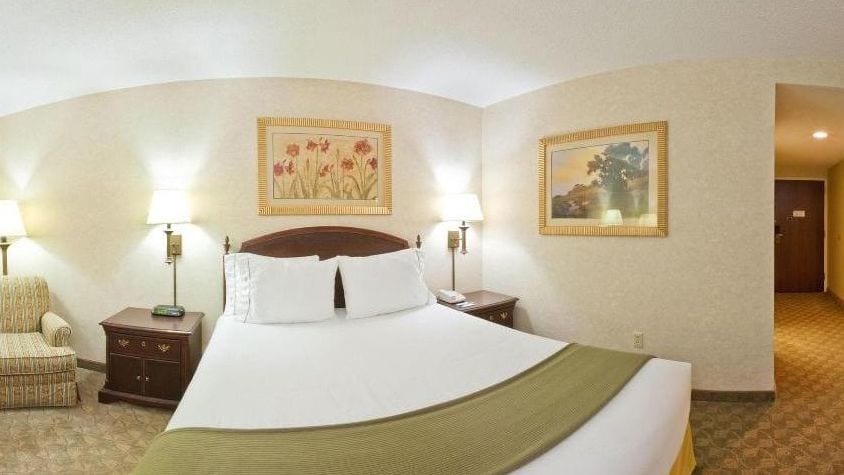 Holiday Inn Express Nashville-Hendersonville