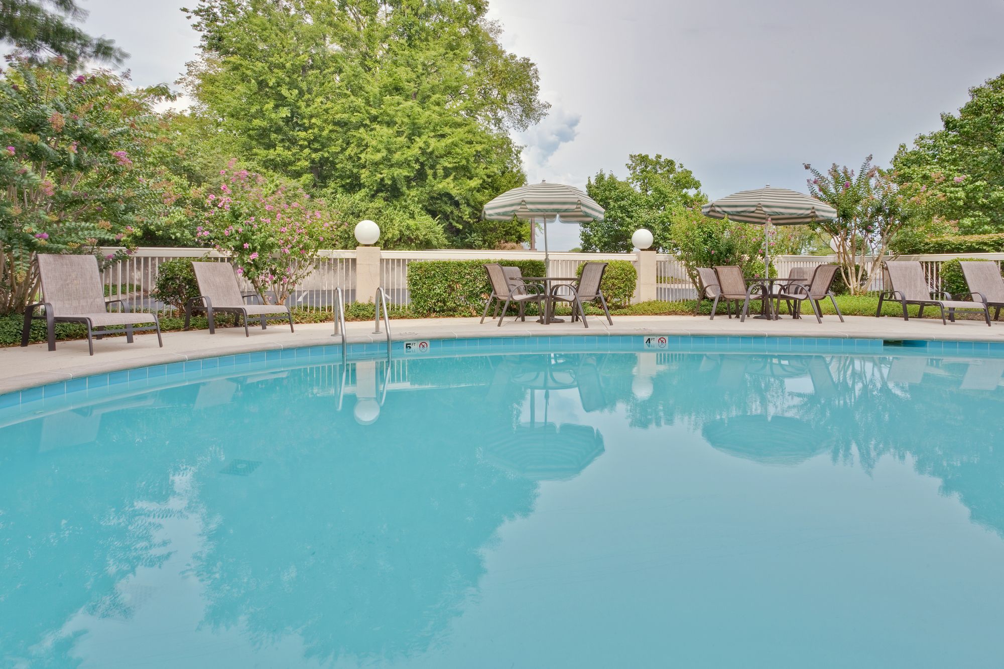 Holiday Inn Express Nashville-Hendersonville