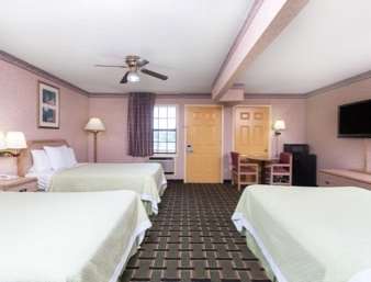 Days Inn by Wyndham Holladay