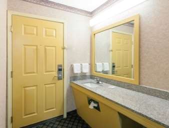 Days Inn by Wyndham Holladay