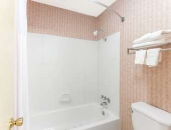 Days Inn by Wyndham Holladay