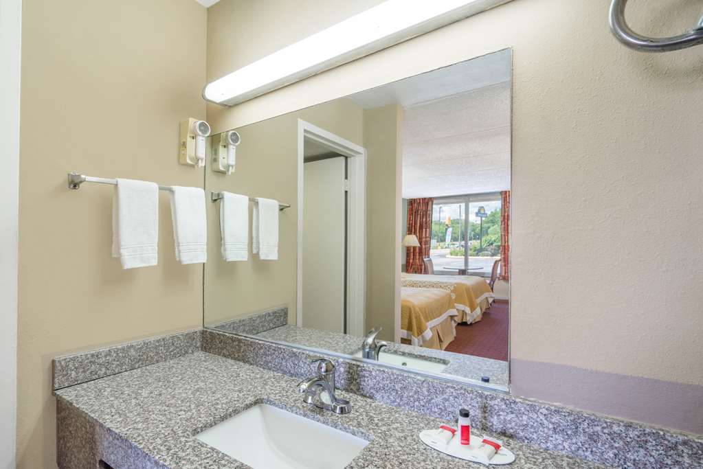Days Inn by Wyndham Hurricane Mills