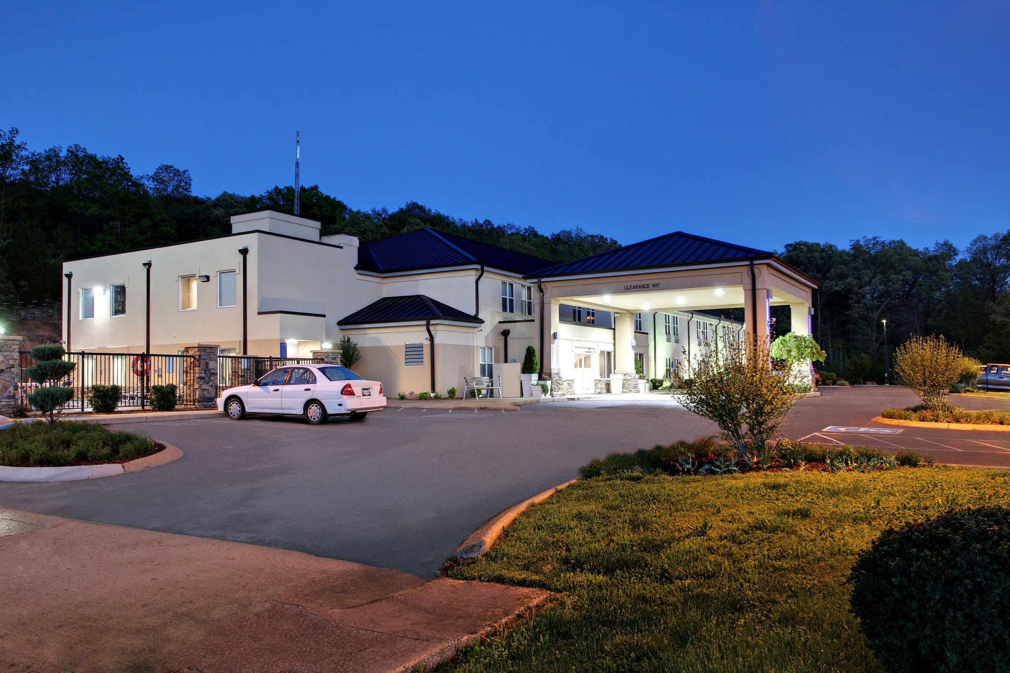 Holiday Inn Express Hurricane Mills (Waverly)