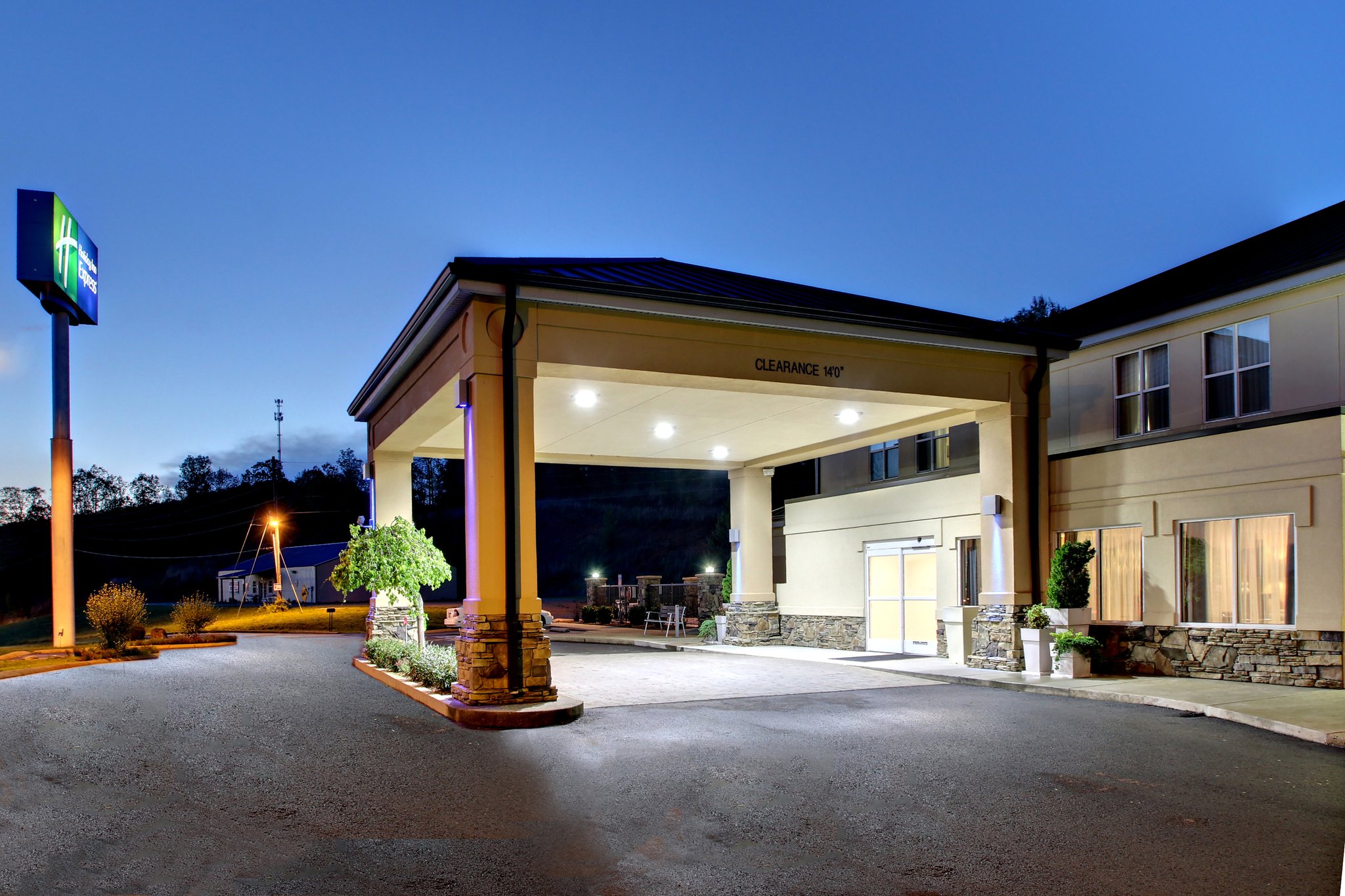 Holiday Inn Express Hurricane Mills (Waverly)