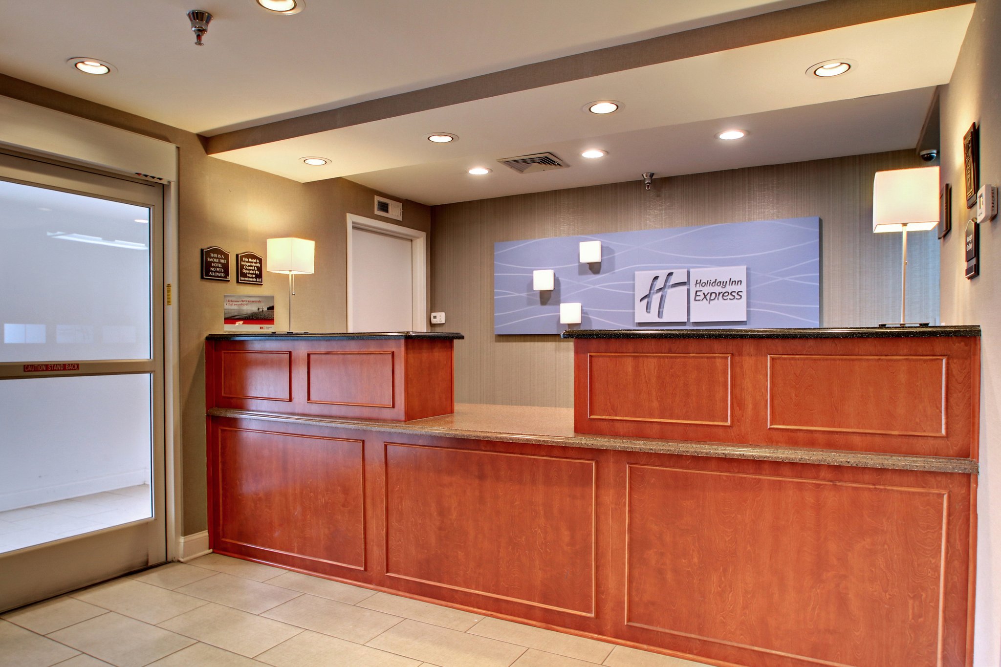 Holiday Inn Express Hurricane Mills (Waverly)