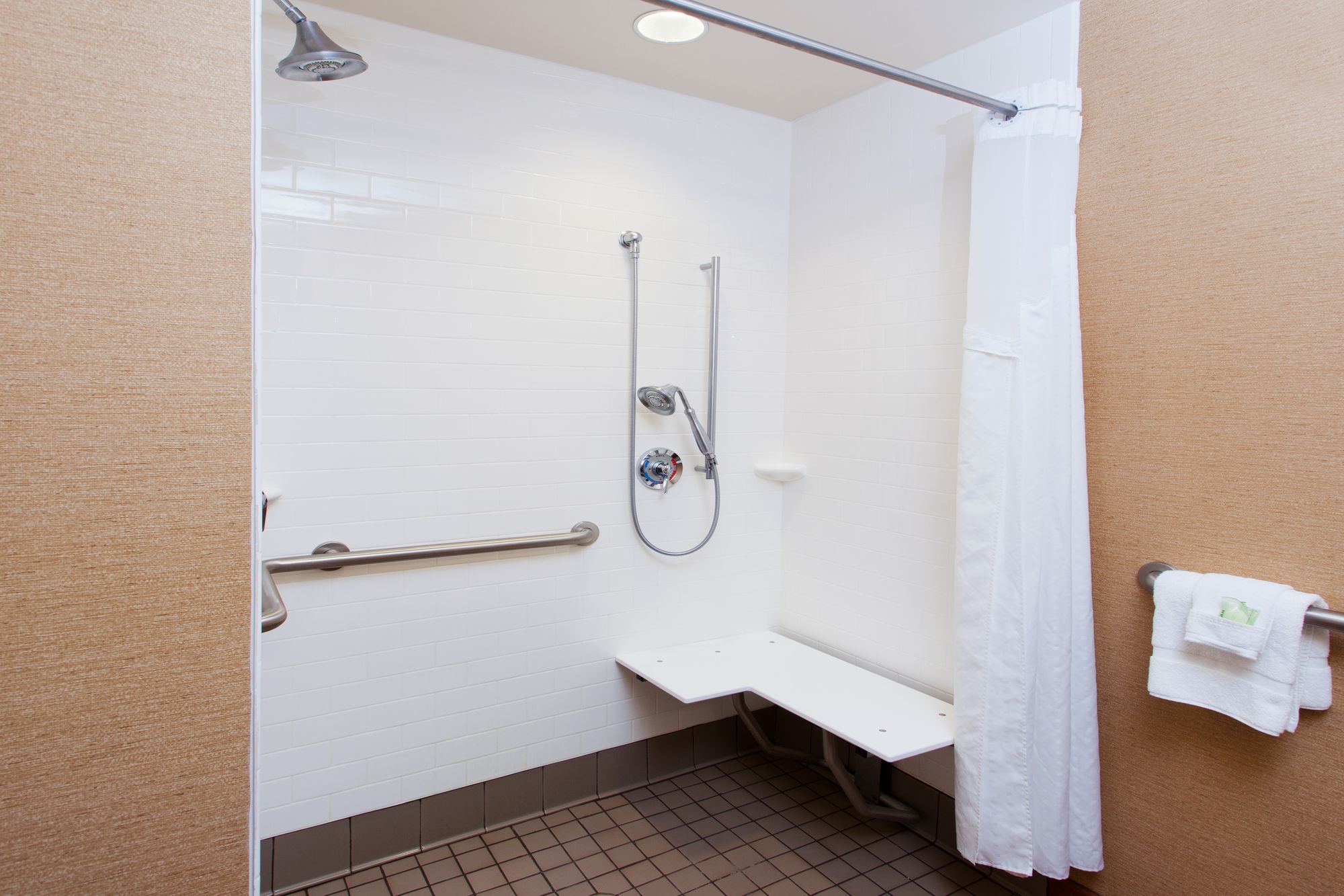 Holiday Inn Express Hotel & Suites Jackson Northeast