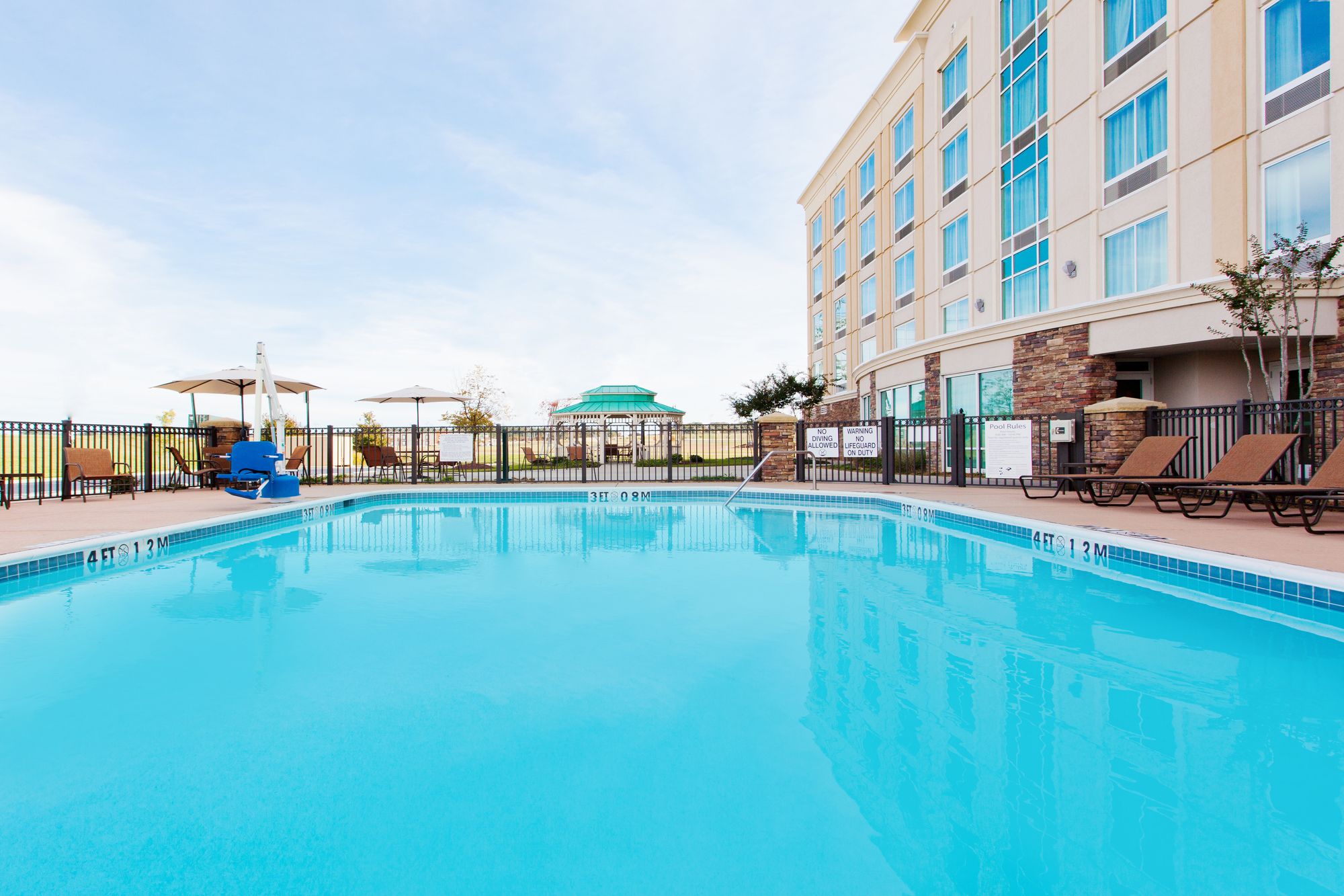 Holiday Inn Express Hotel & Suites Jackson Northeast