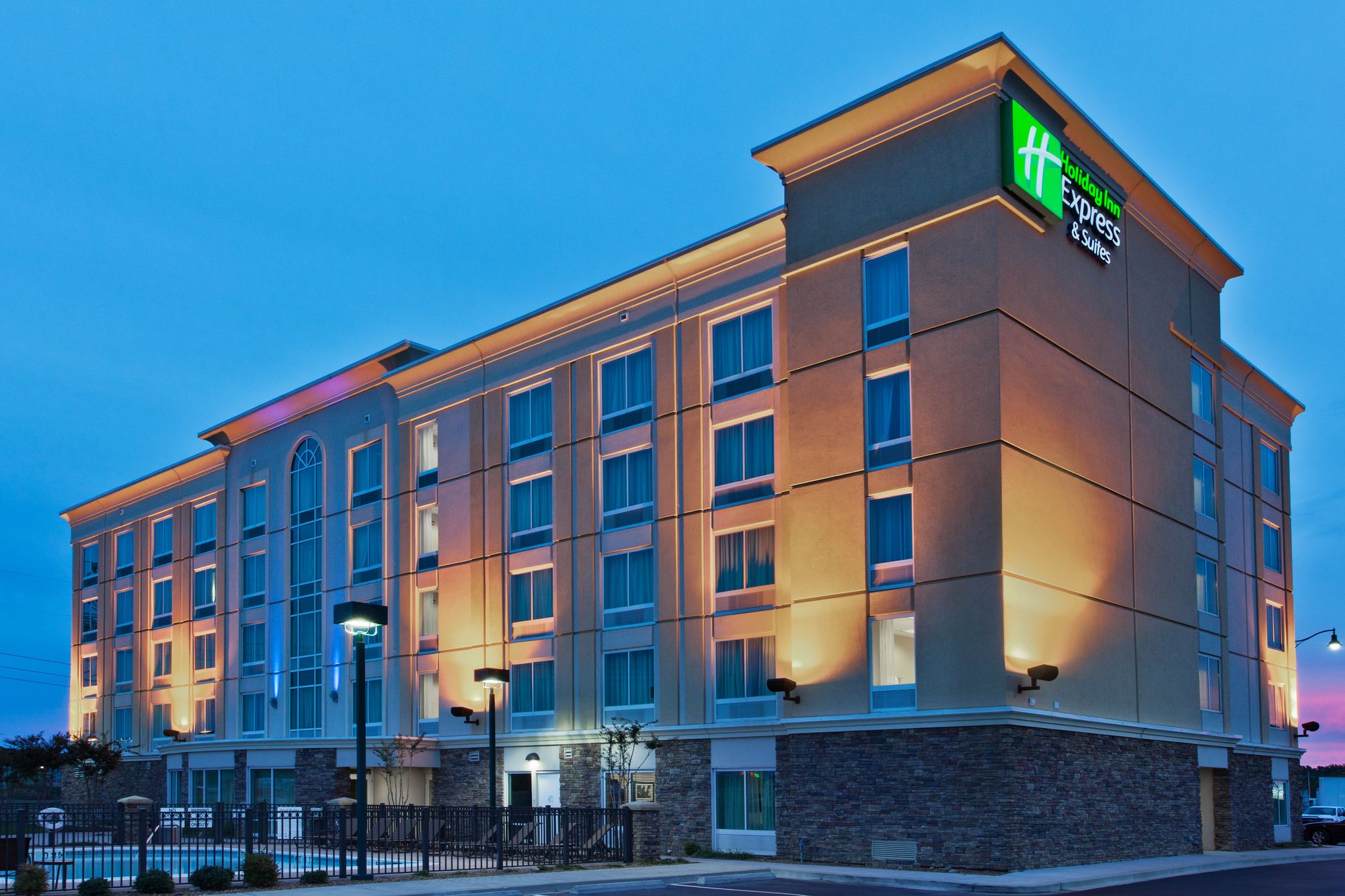 Holiday Inn Express Hotel & Suites Jackson Northeast