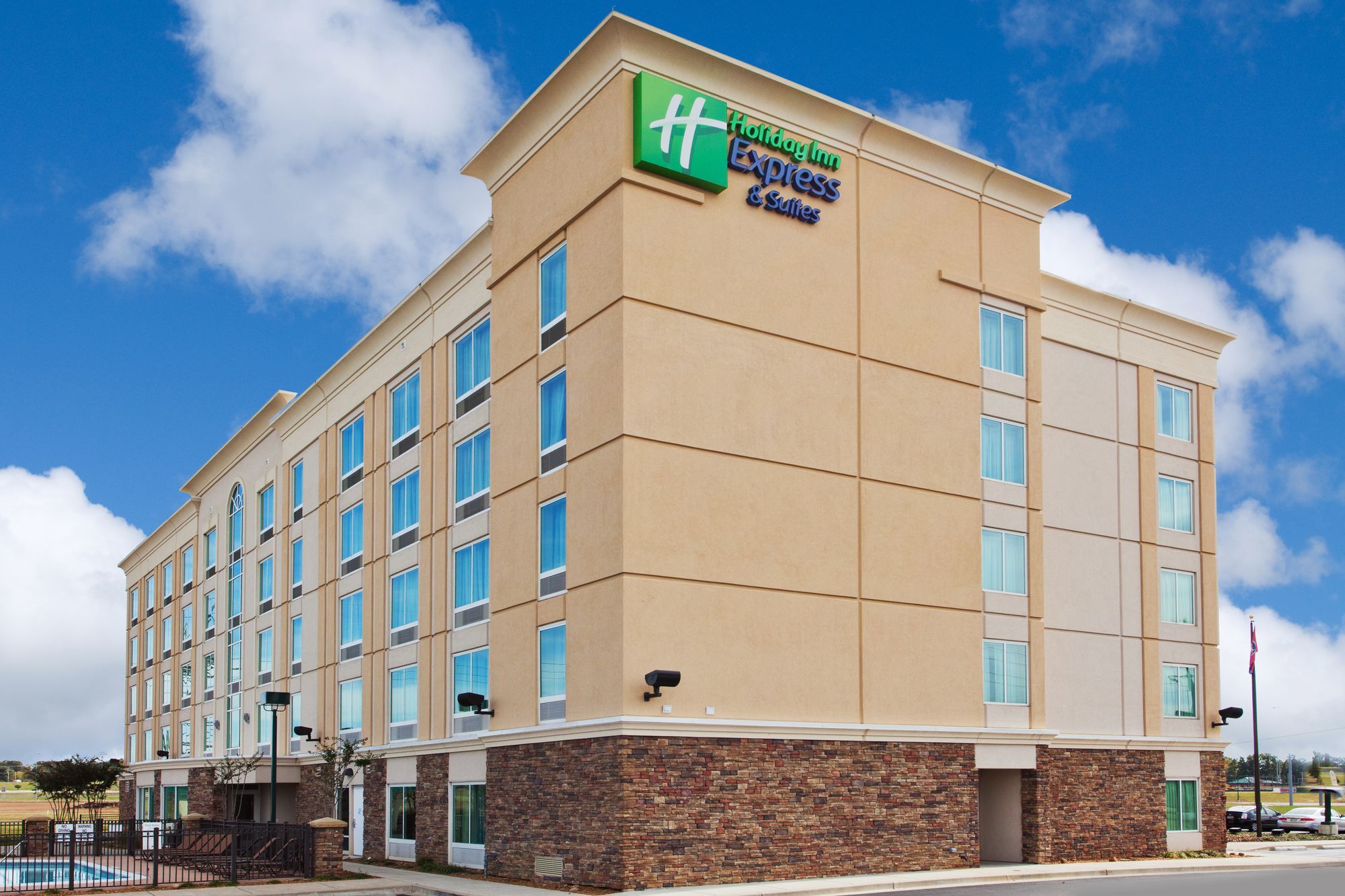 Holiday Inn Express Hotel & Suites Jackson Northeast