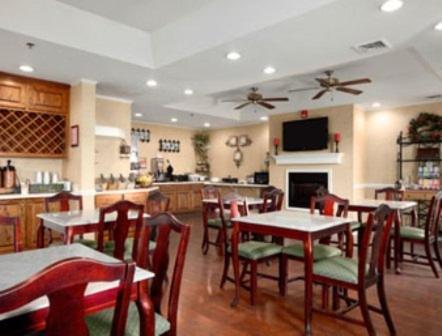 Howard Johnson by Wyndham Jackson