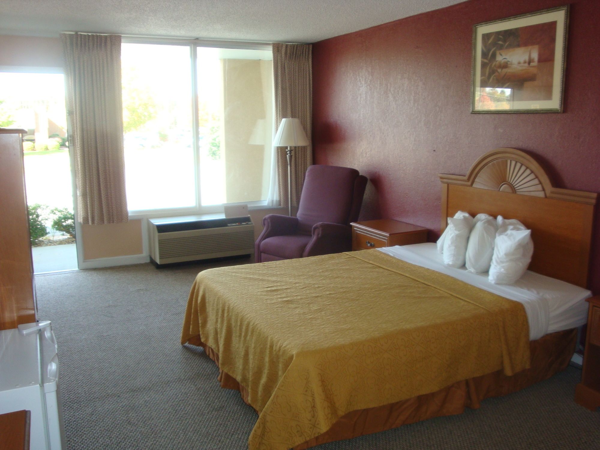 Americourt Hotel & Conference Center