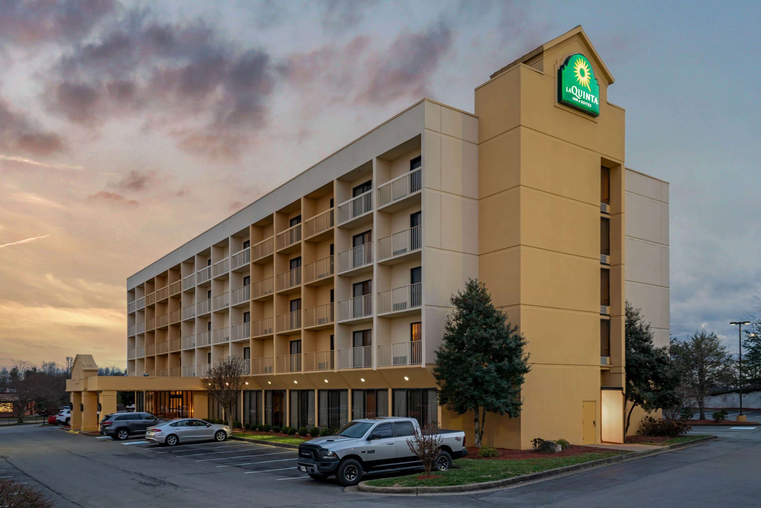 La Quinta Inn & Suites by Wyndham Kingsport TriCities Airpt