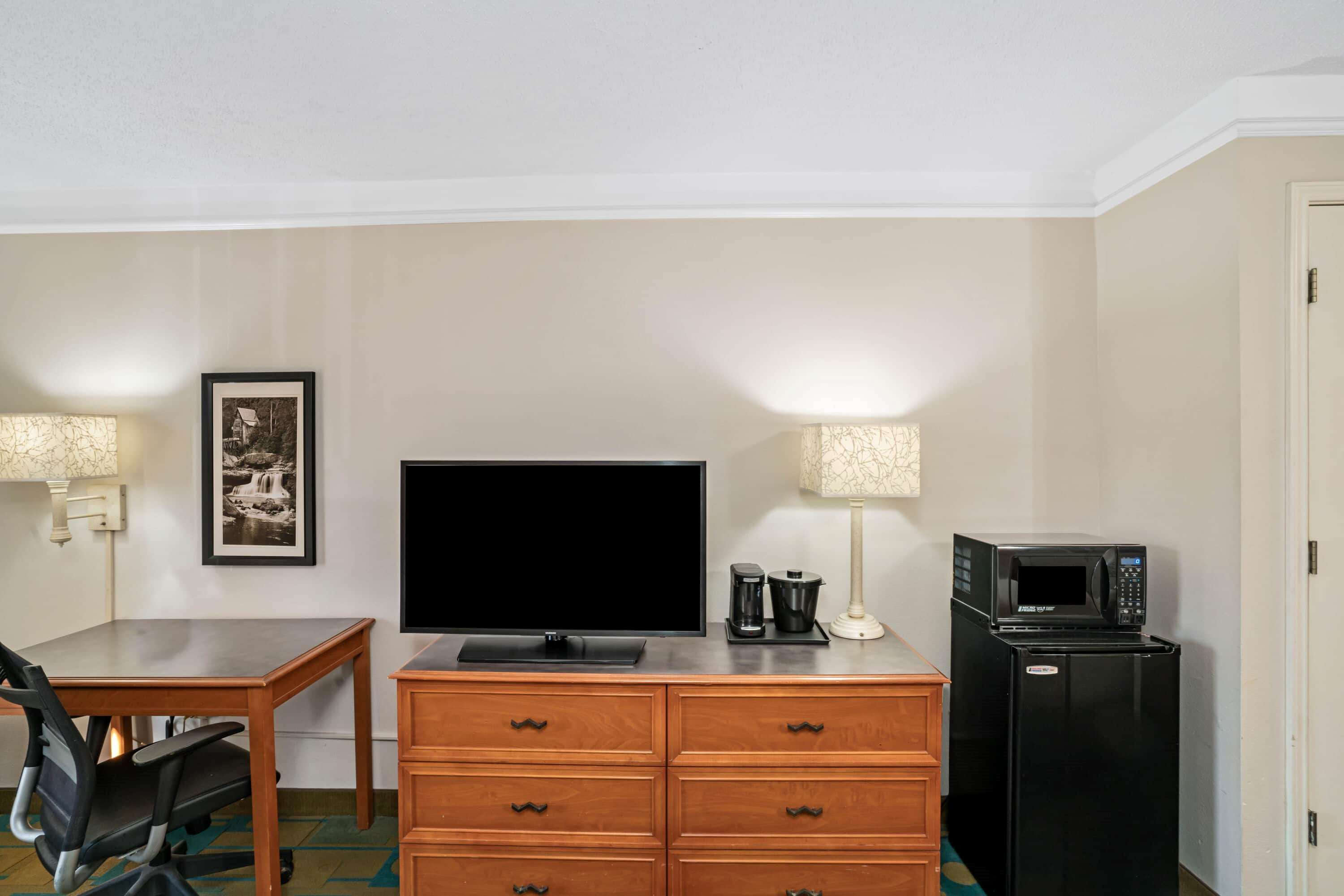 La Quinta Inn & Suites by Wyndham Kingsport TriCities Airpt