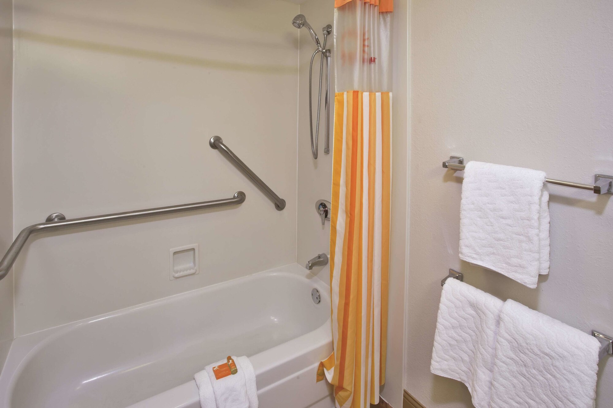 La Quinta Inn & Suites by Wyndham Kingsport TriCities Airpt