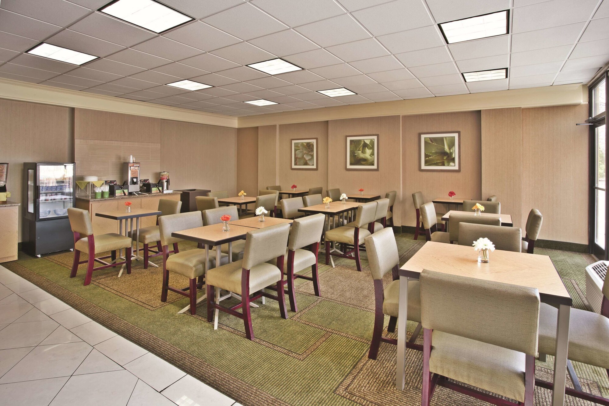 La Quinta Inn & Suites by Wyndham Kingsport TriCities Airpt