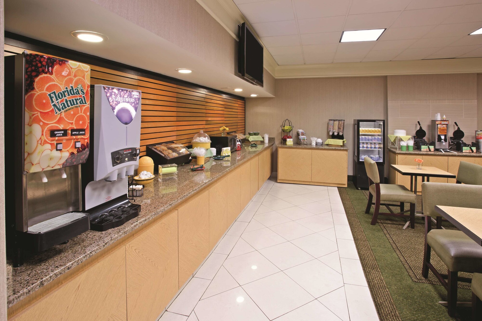 La Quinta Inn & Suites by Wyndham Kingsport TriCities Airpt