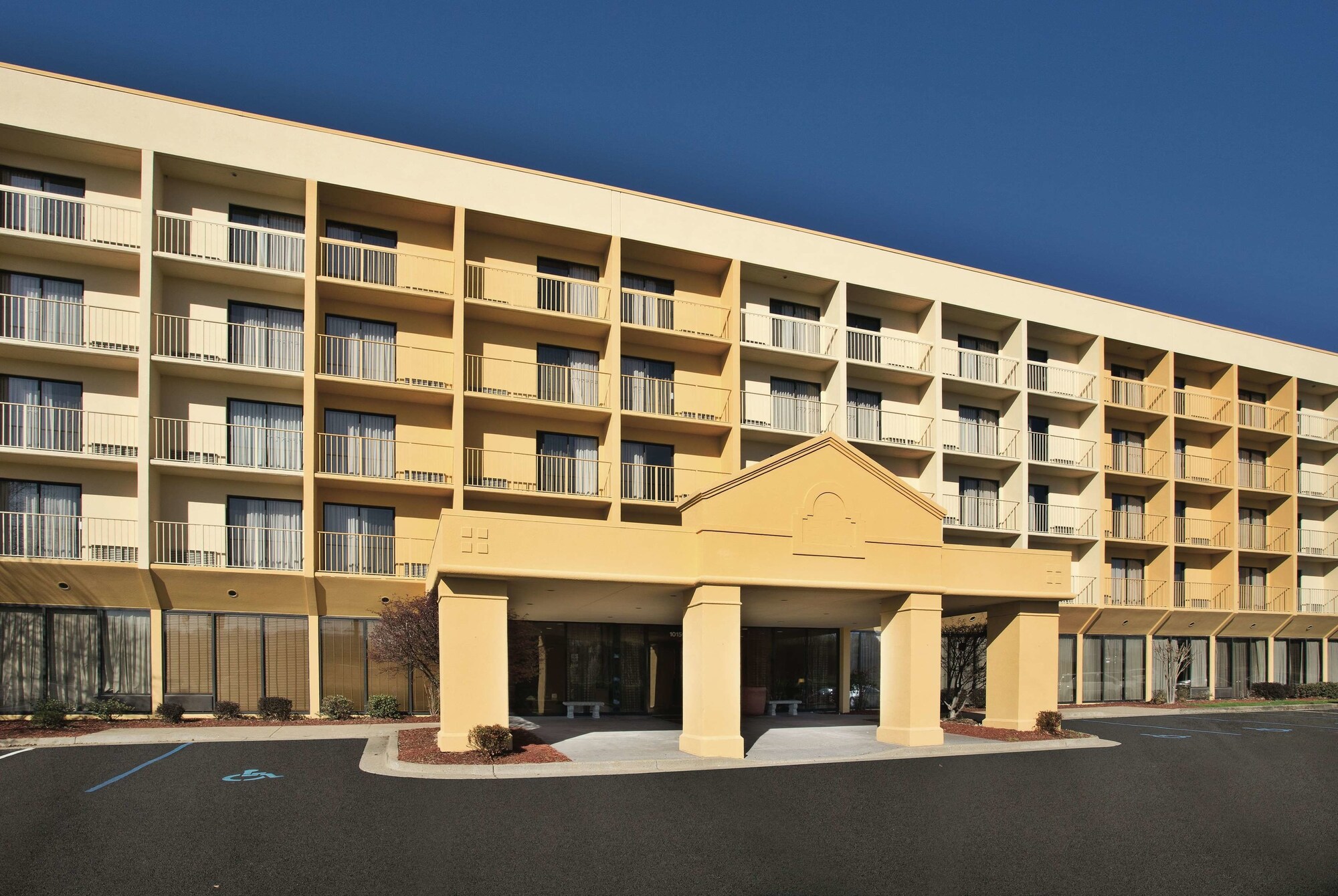 La Quinta Inn & Suites by Wyndham Kingsport TriCities Airpt