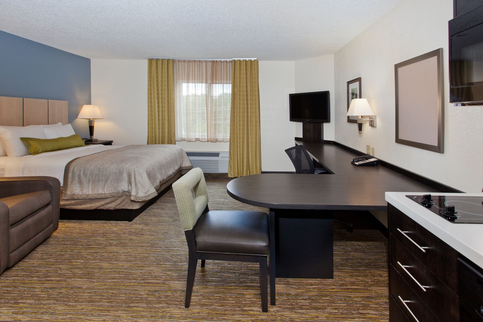 Sonesta Simply Suites Knoxville