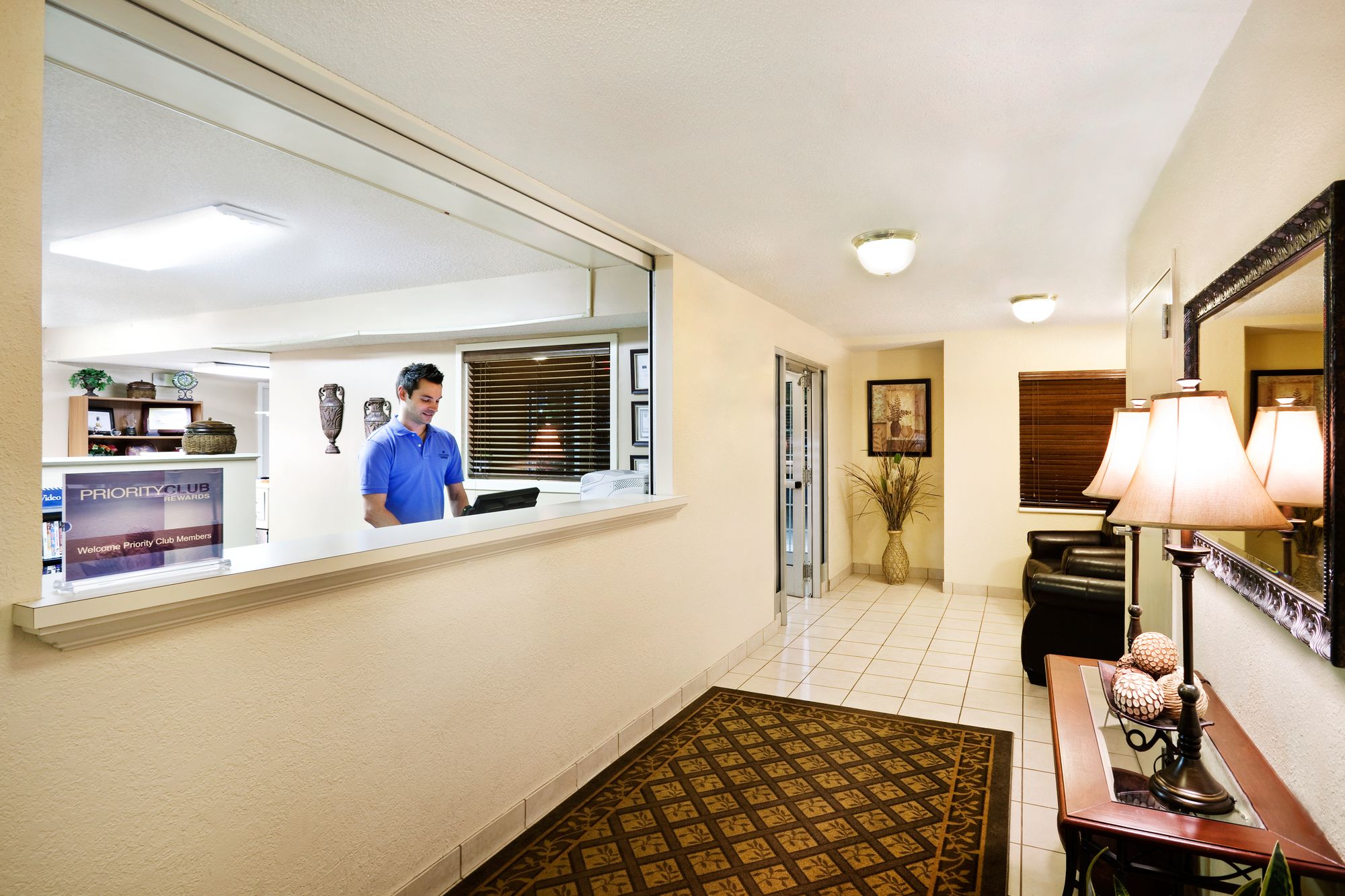 Sonesta Simply Suites Knoxville