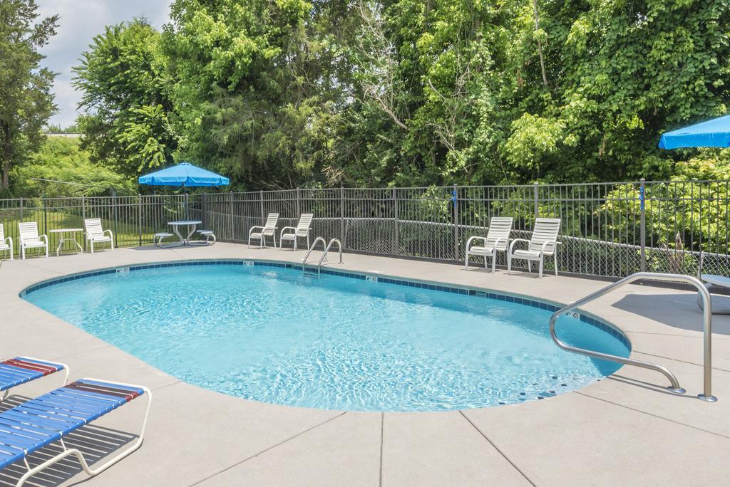 Days Inn by Wyndham Knoxville East