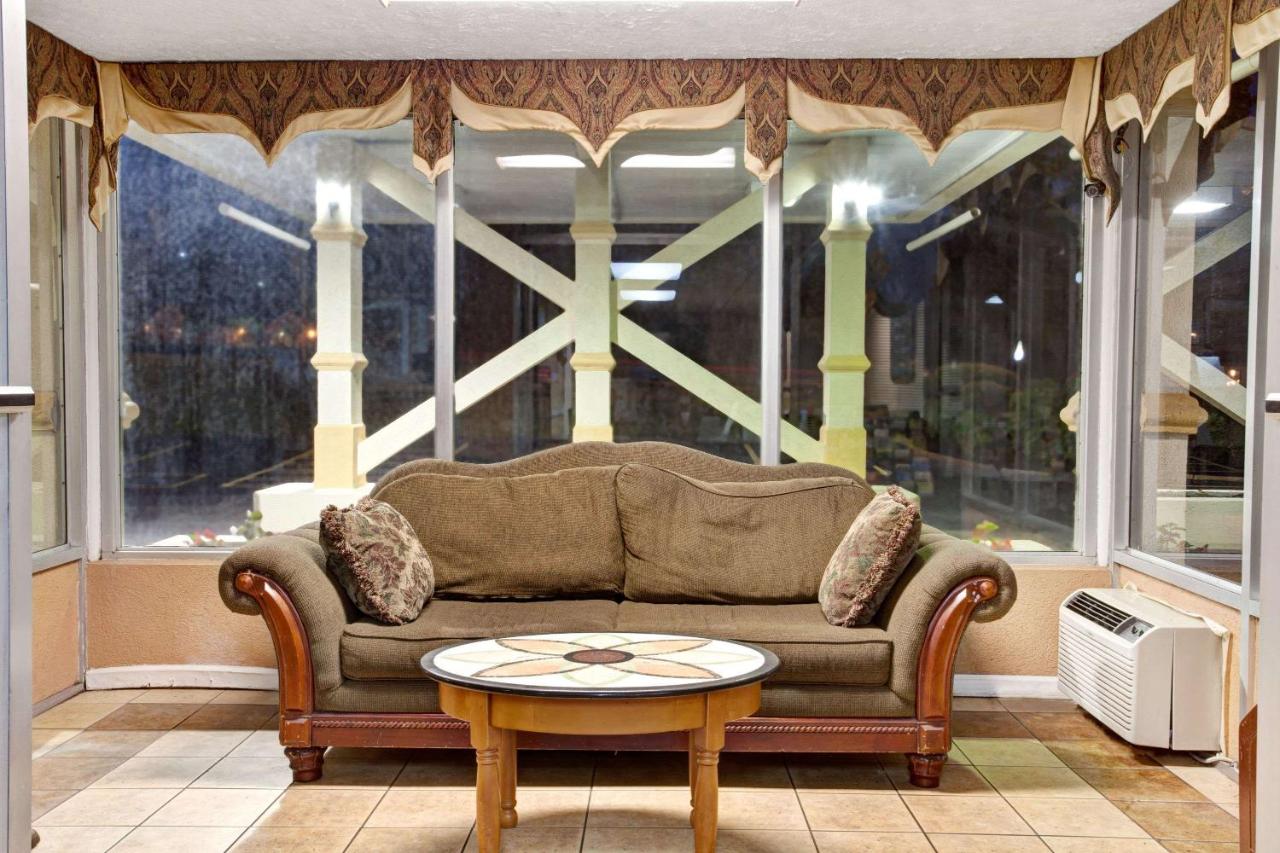 Days Inn by Windham Knoxville West