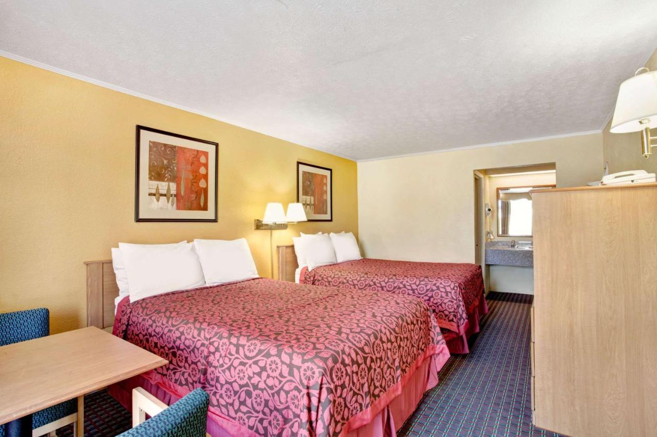 Days Inn by Windham Knoxville West