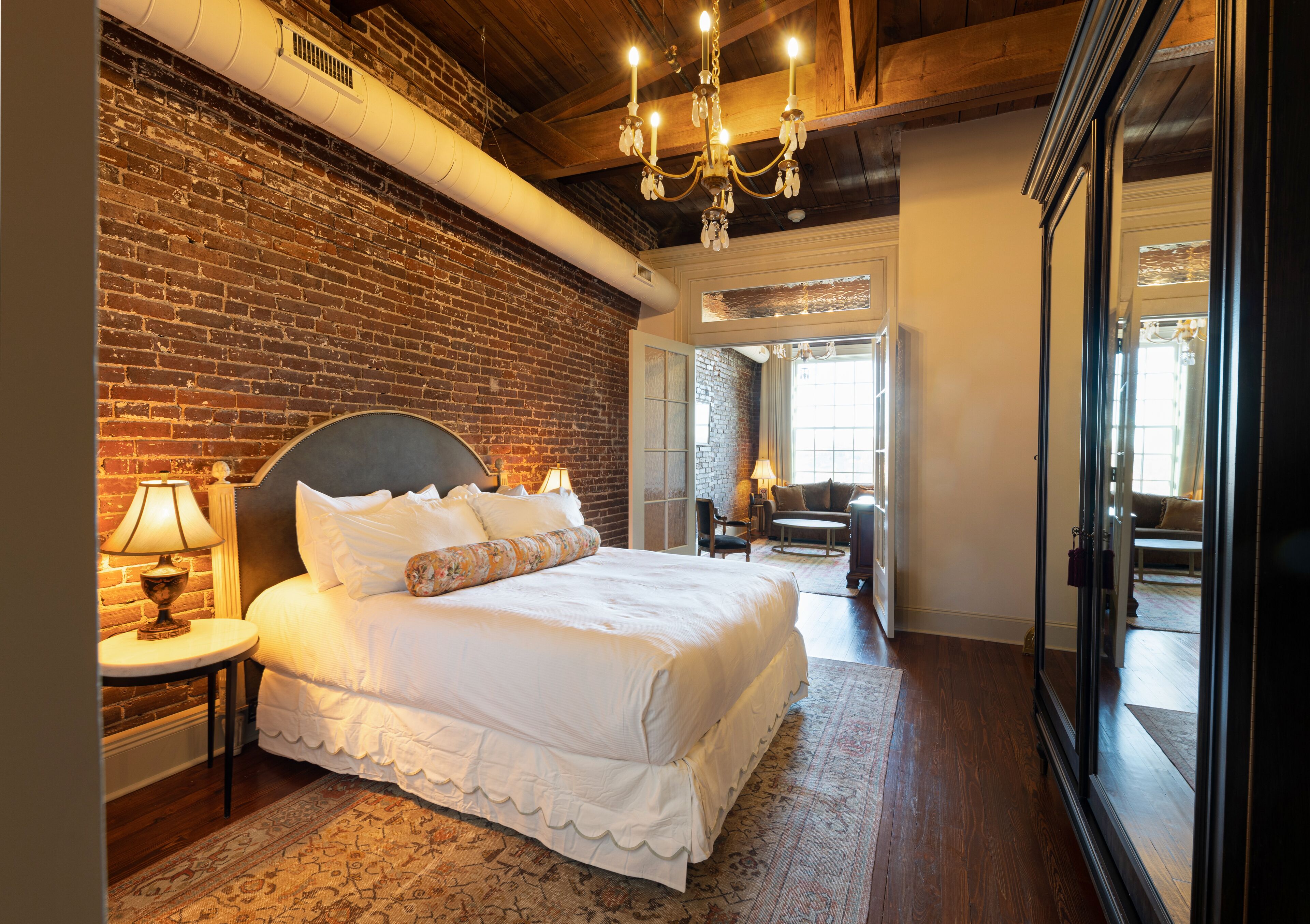 Hotel Cleo