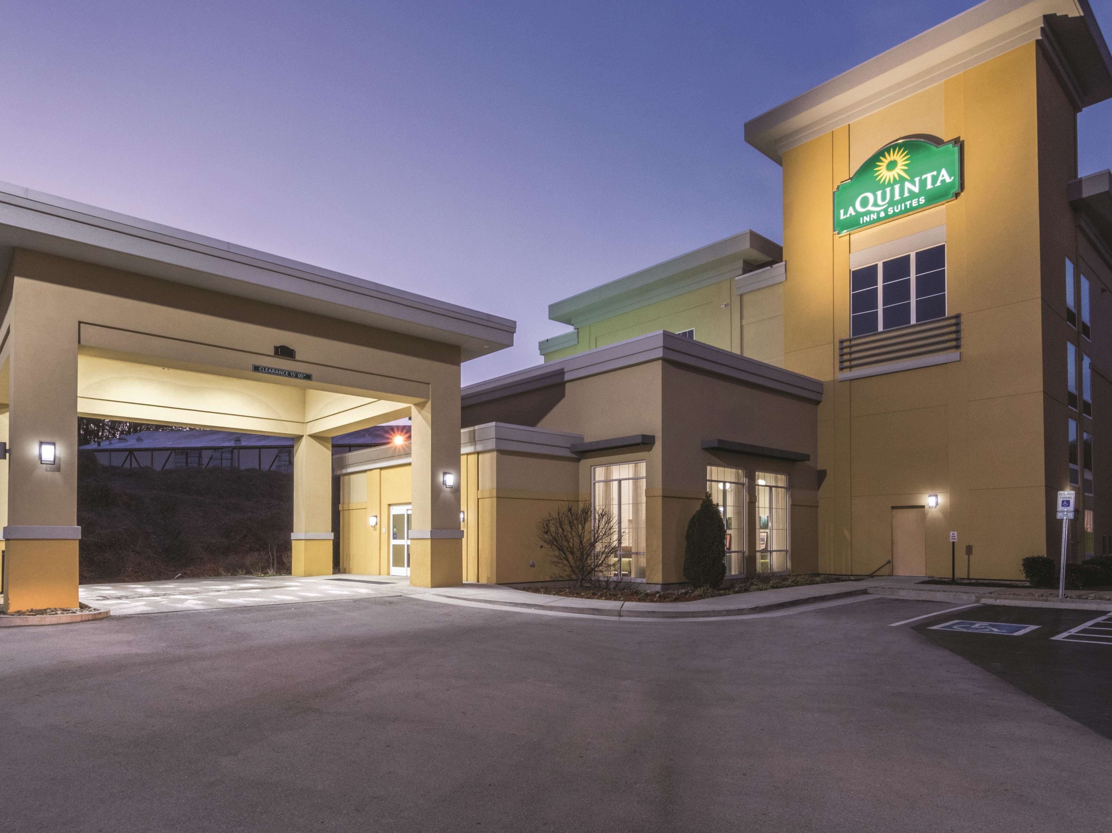 La Quinta Inn & Suites by Wyndham Knoxville Papermill