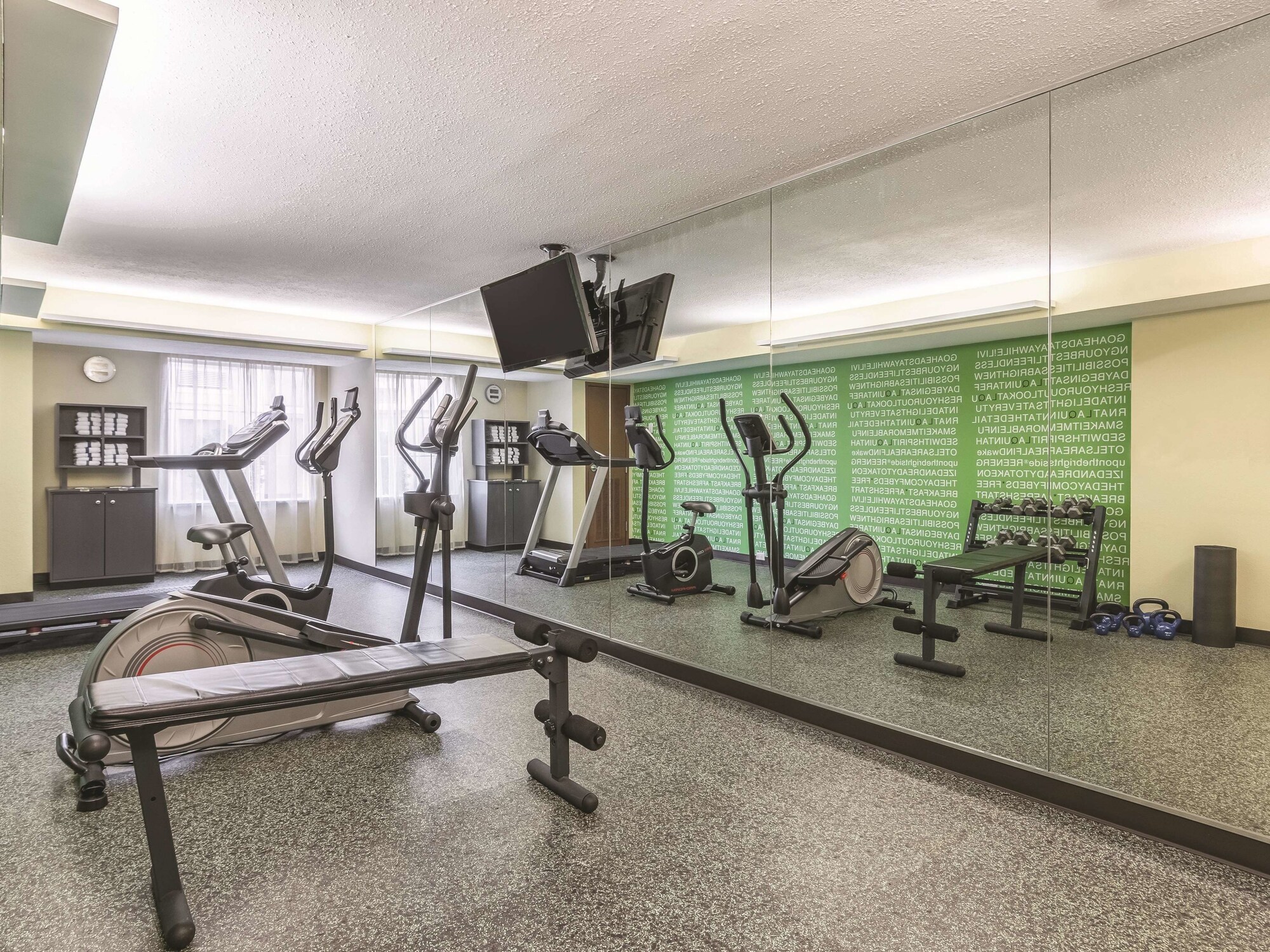 La Quinta Inn & Suites by Wyndham Knoxville Papermill