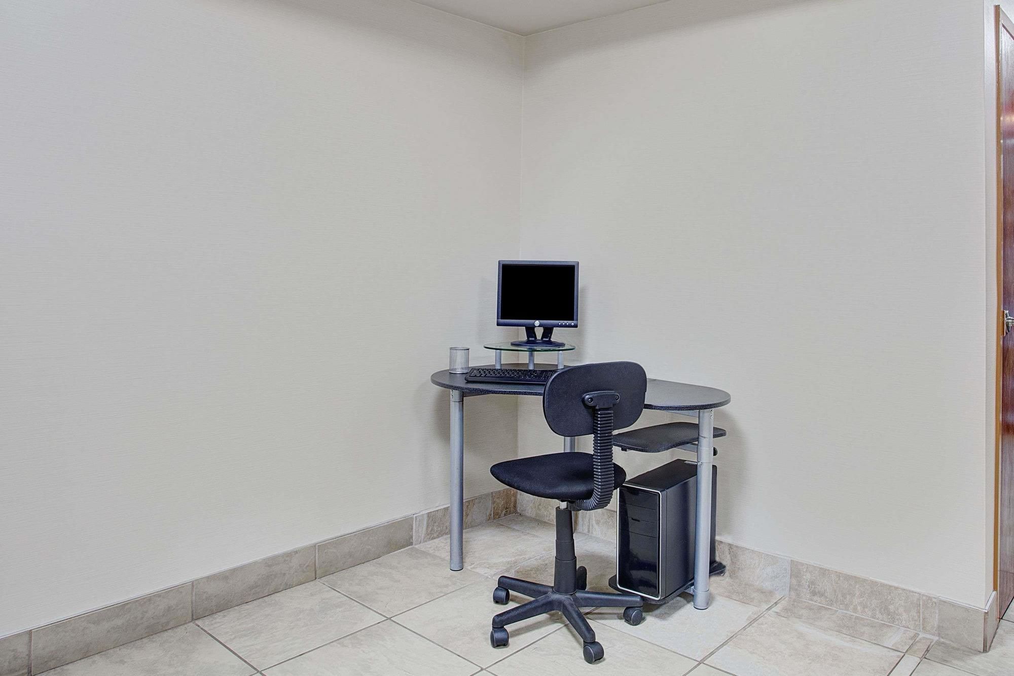 Super 8 by Wyndham Knoxville East