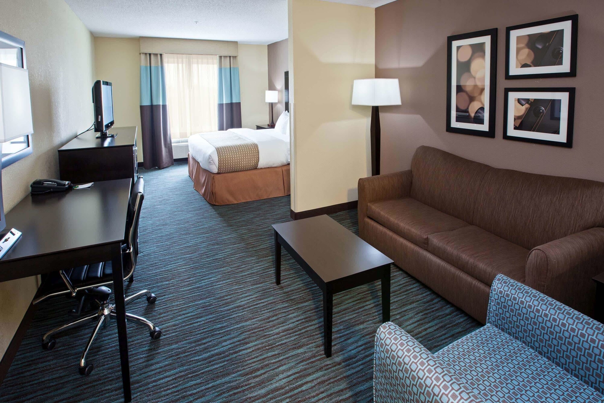 La Quinta Inn & Suites by Wyndham Lebanon