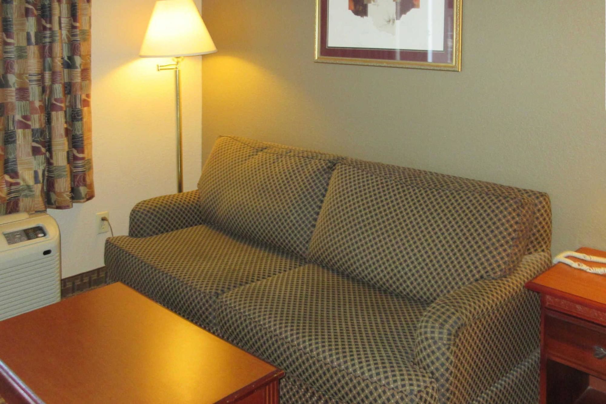 Econo Lodge Inn & Suites Manchester