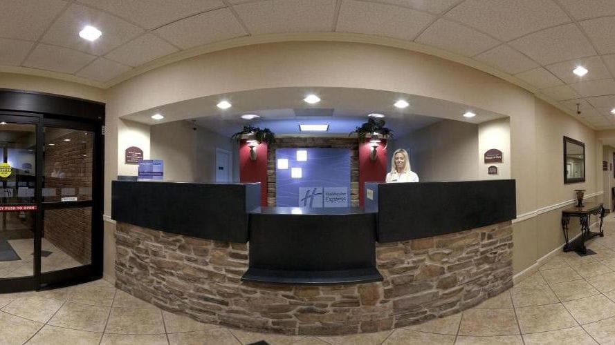 Holiday Inn Express Hotel & Suites Manchester - Conference Center (Tullahoma)