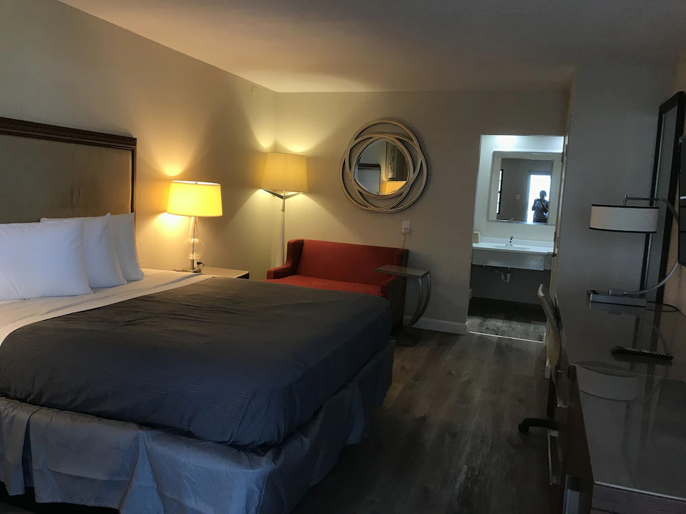 Budgetel Inn & Suites